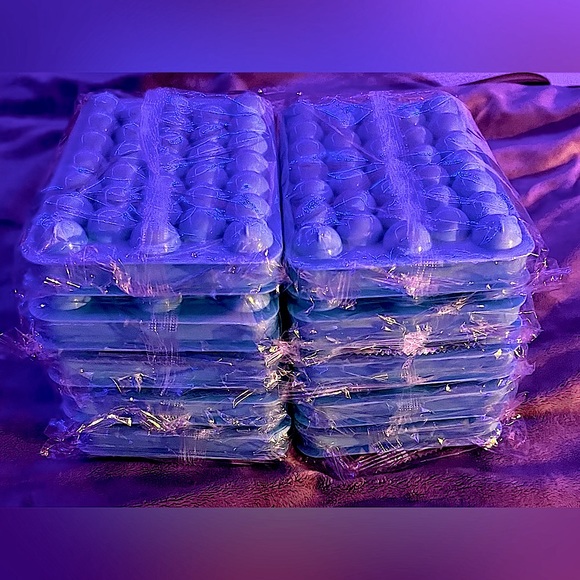 ICE TRAYS - Picture 2 of 3